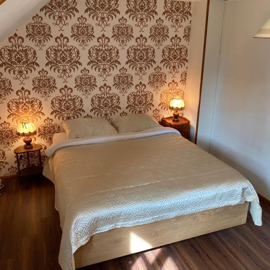 Bed and Breakfast Le Chene D'Or Marcheseuil Екстер'єр фото