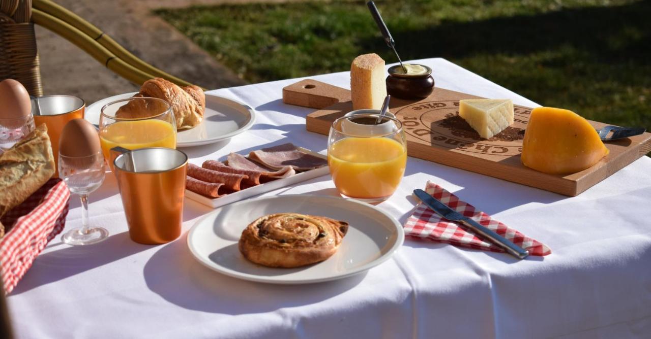 Bed and Breakfast Le Chene D'Or Marcheseuil Екстер'єр фото