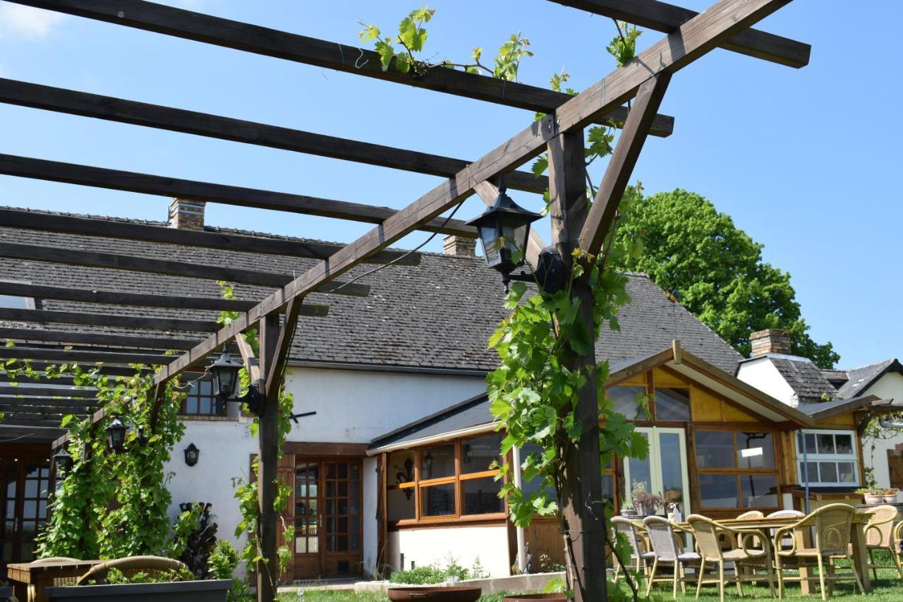 Bed and Breakfast Le Chene D'Or Marcheseuil Екстер'єр фото